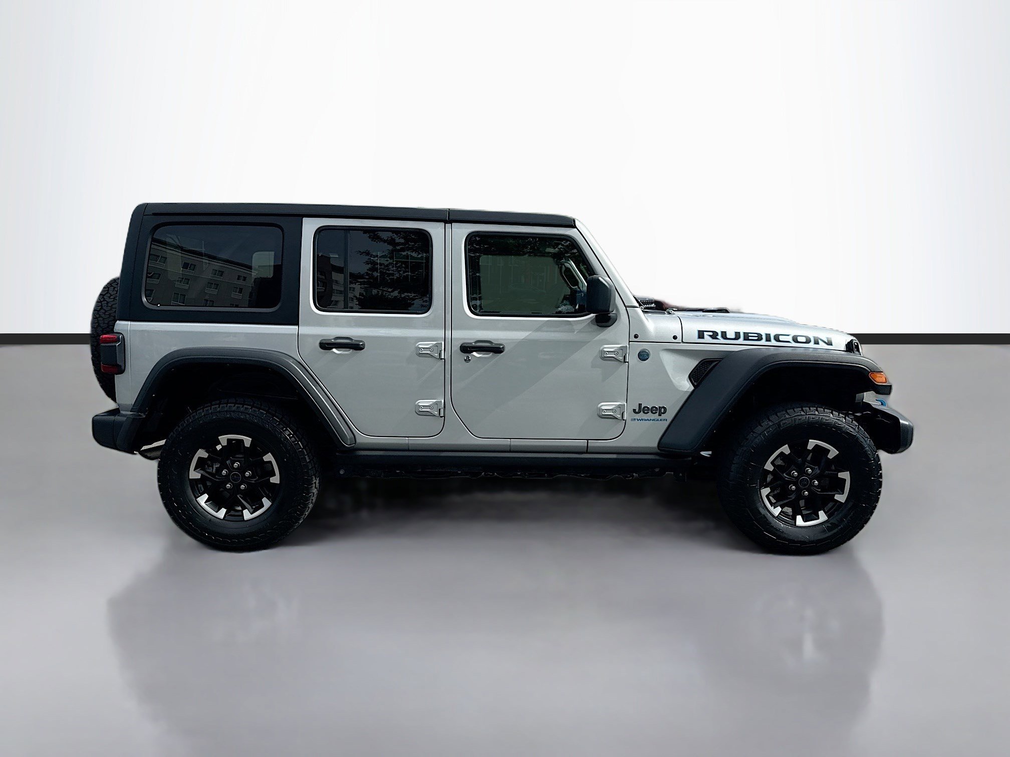 Certified Used 2024 Silver Zynith Clearcoat Jeep Rubicon image 8