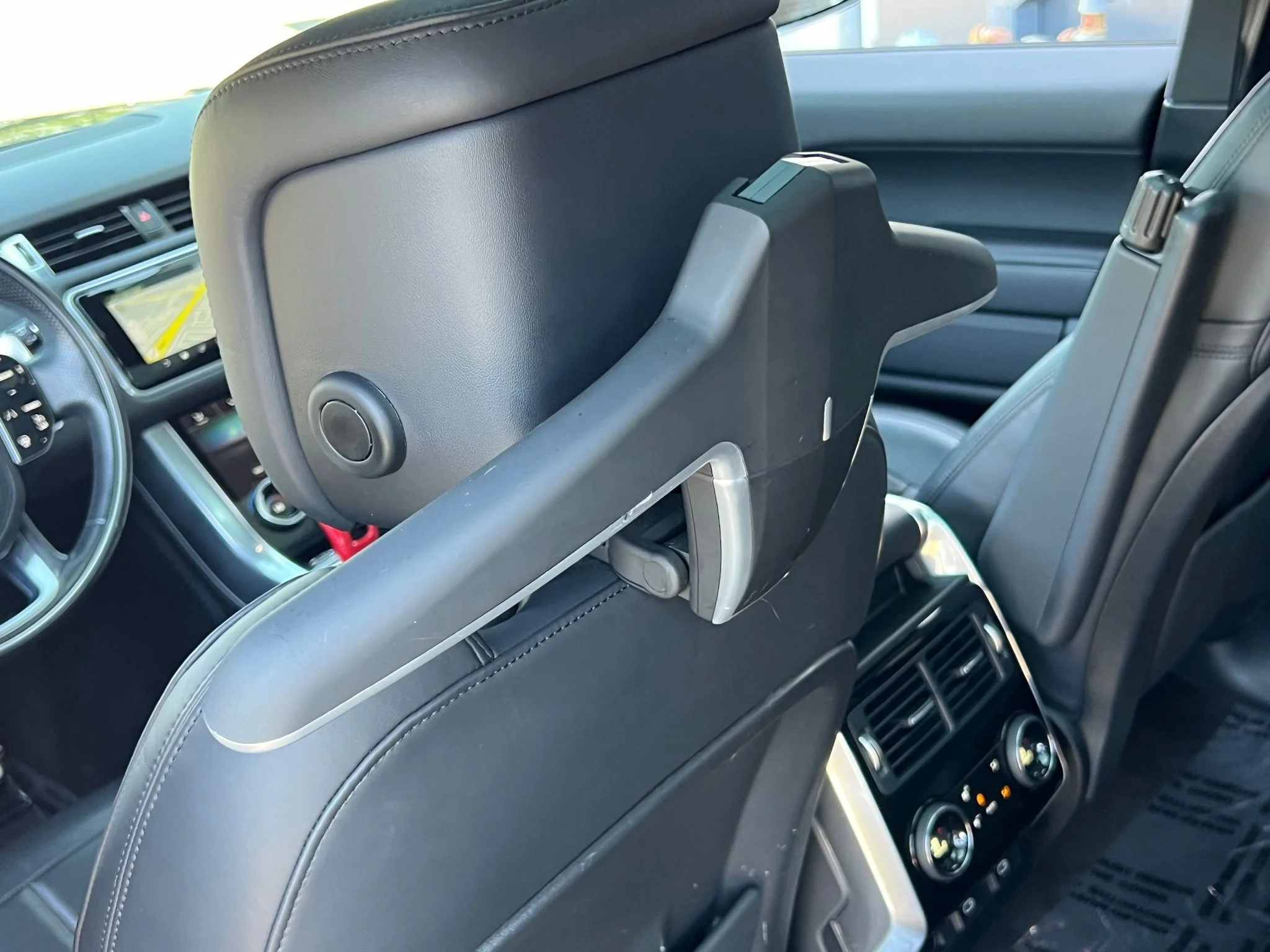 Used 2022 Black Land Rover HSE Silver Edition image 34