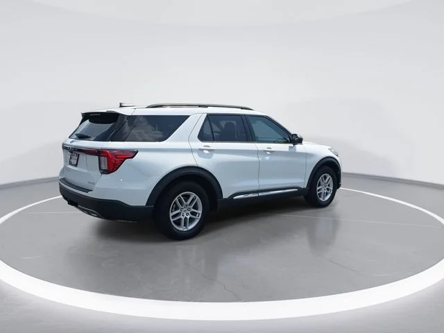 Used 2025 White Ford Active image 8
