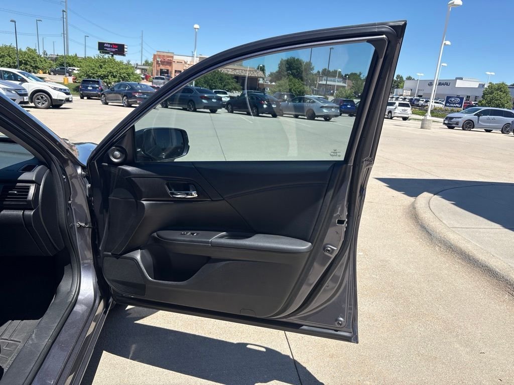 Used 2014 Gray Honda EX-L image 26