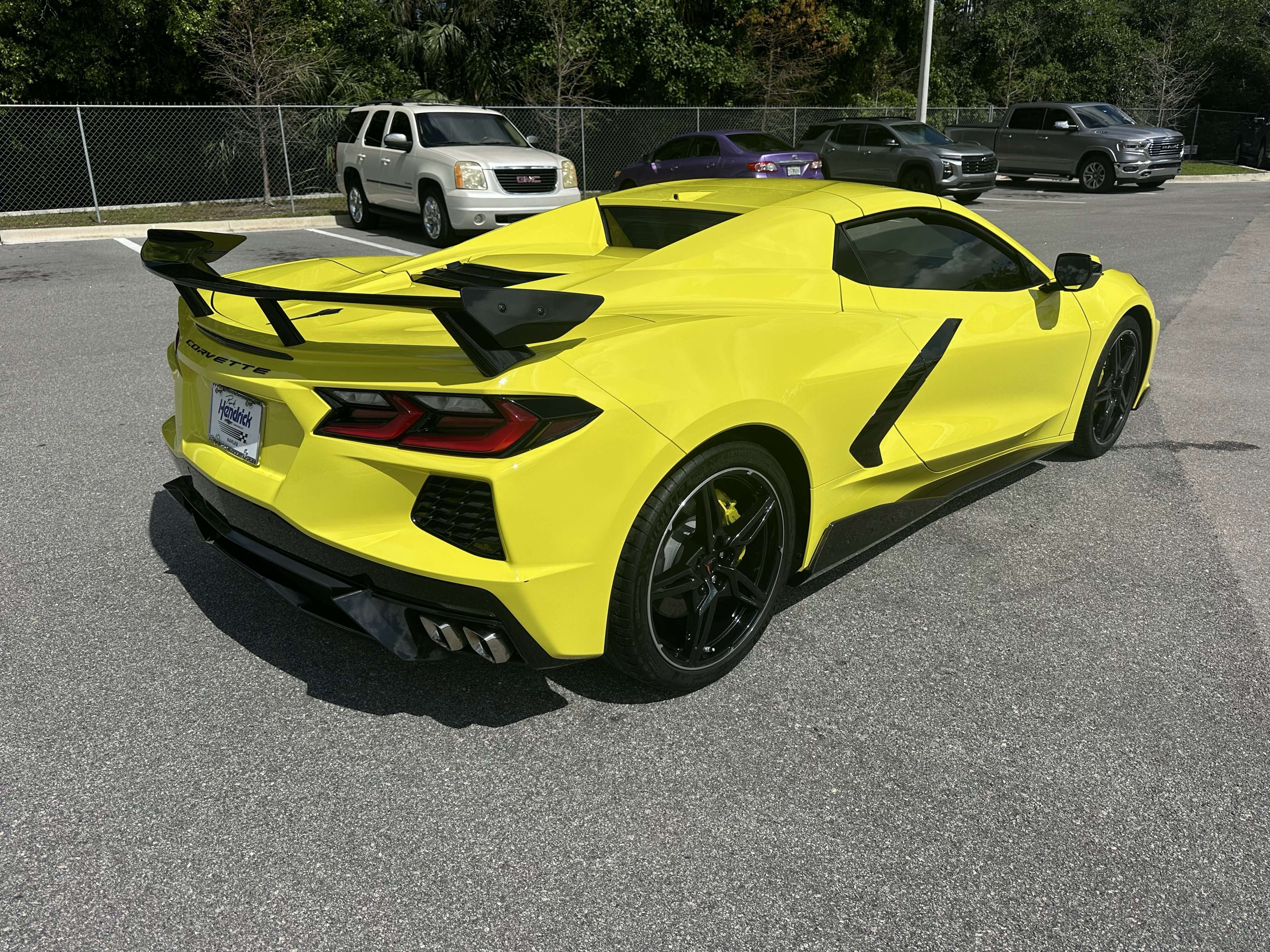 Used 2020 Accelerate Yellow Metallic Chevrolet 2LT image 9
