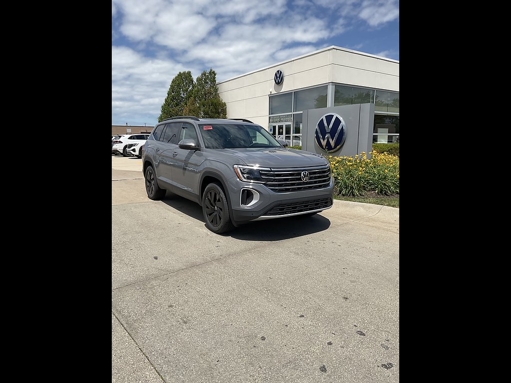 New 2026 Pure Gray Volkswagen SE 4Motion image 1