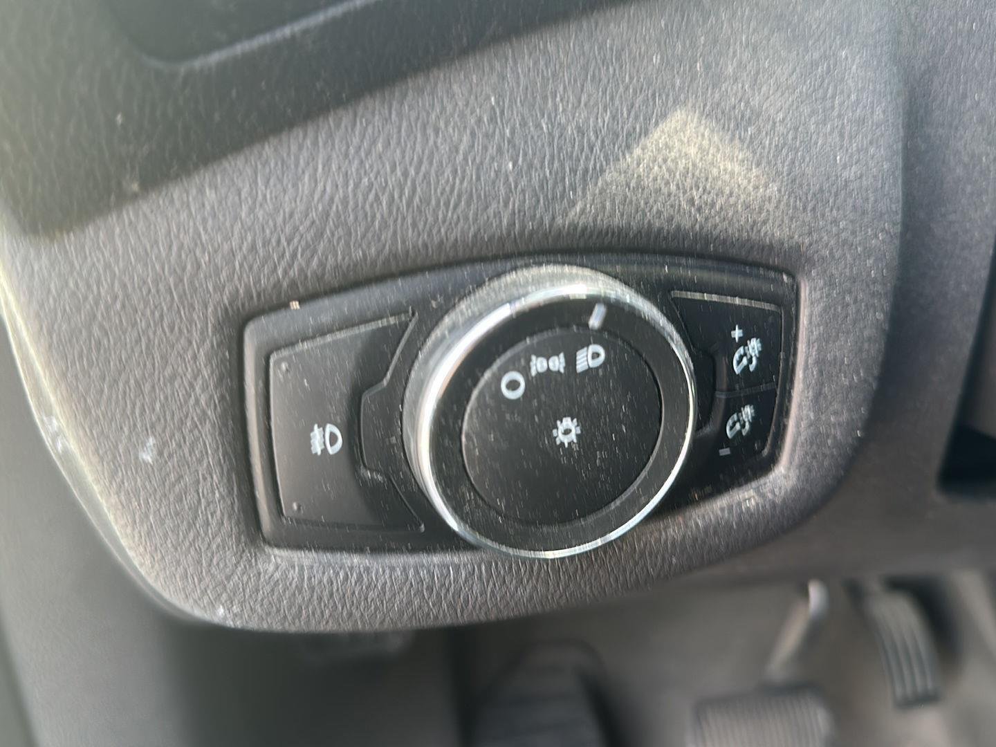 2015 Ford Transit Connect XLT - Photo 24