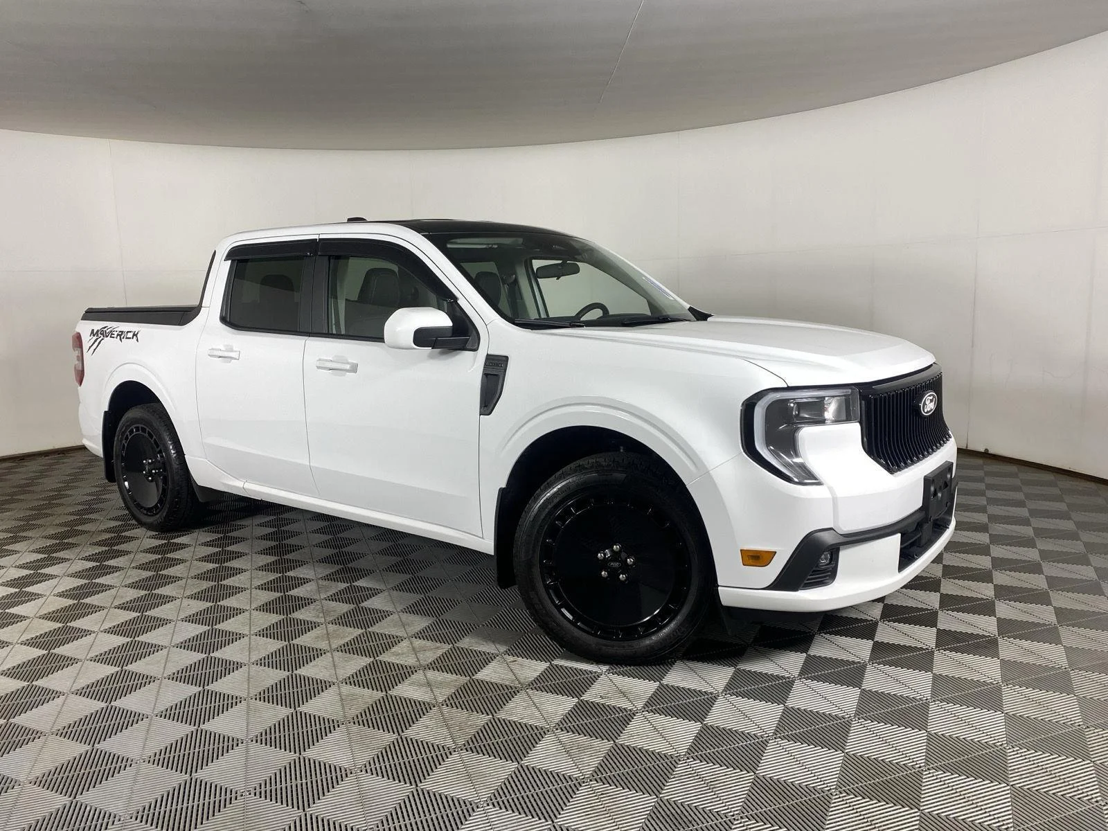 Used 2025 Oxford White Ford Lobo image 11