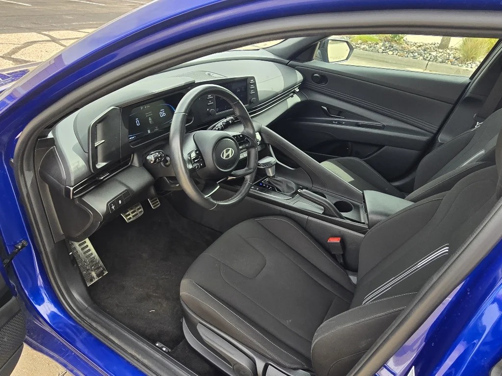 Used 2025 Intense Blue Hyundai SEL Sport image 25