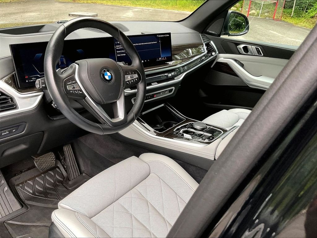 Used 2024 Black Sapphire Metallic BMW xDrive40i image 20
