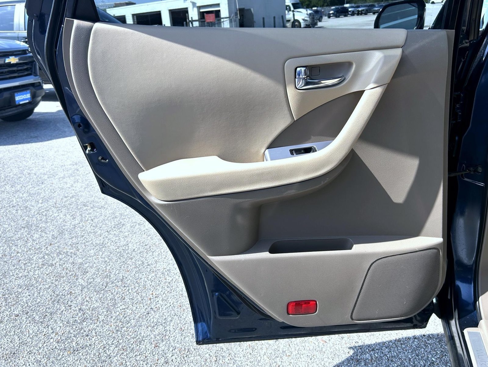 Used 2007 Blue Nissan SL image 17