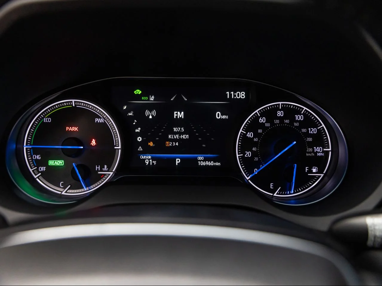 Used 2022 Titanium Glow Toyota XLE image 22