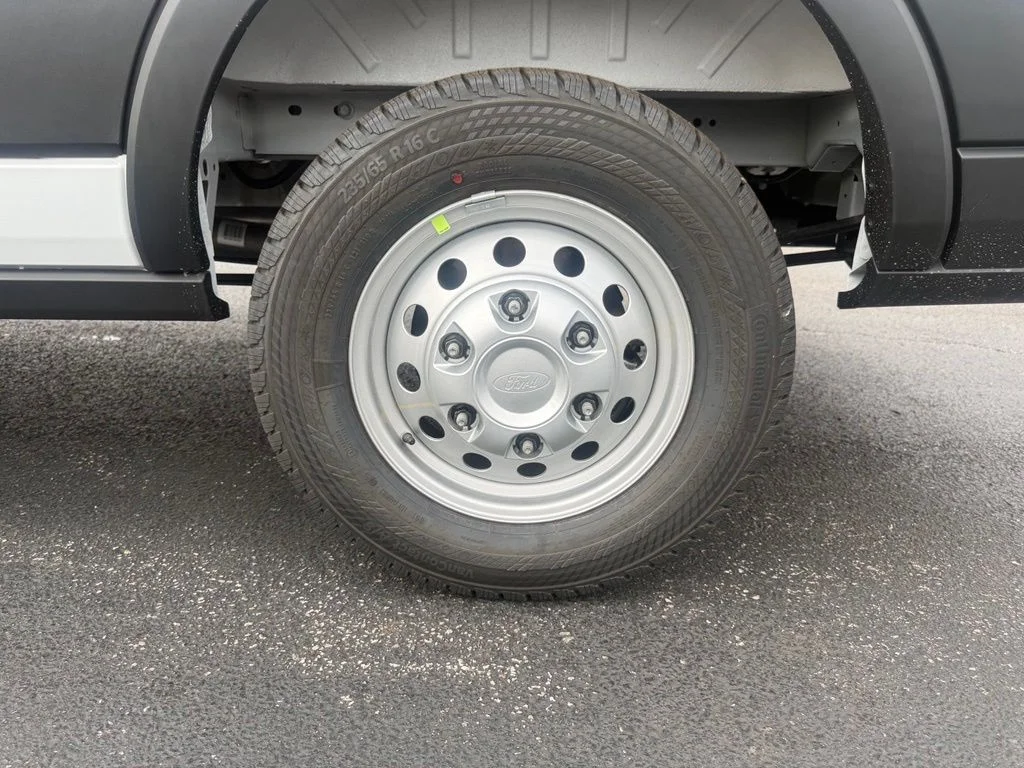 New 2026 Oxford White Ford Cargo Van image 33