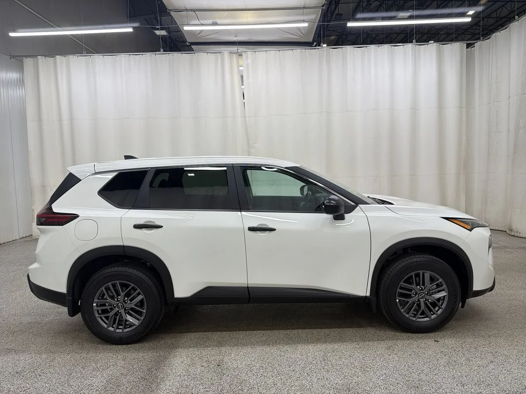 Certified Used 2026 Glacier White Nissan S image 5