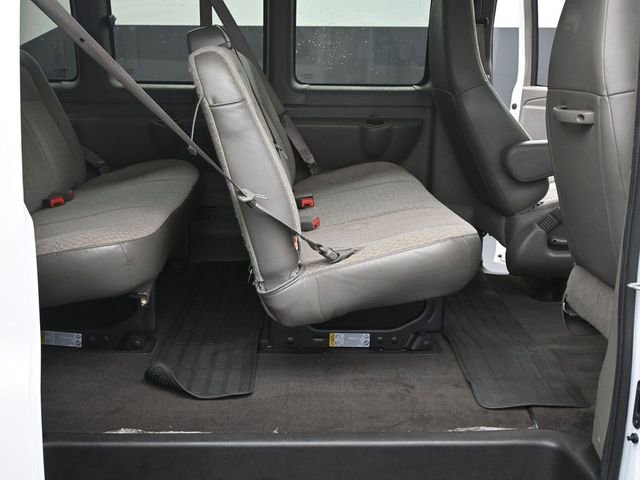 2024 Chevrolet Express Passenger LT - Photo 13