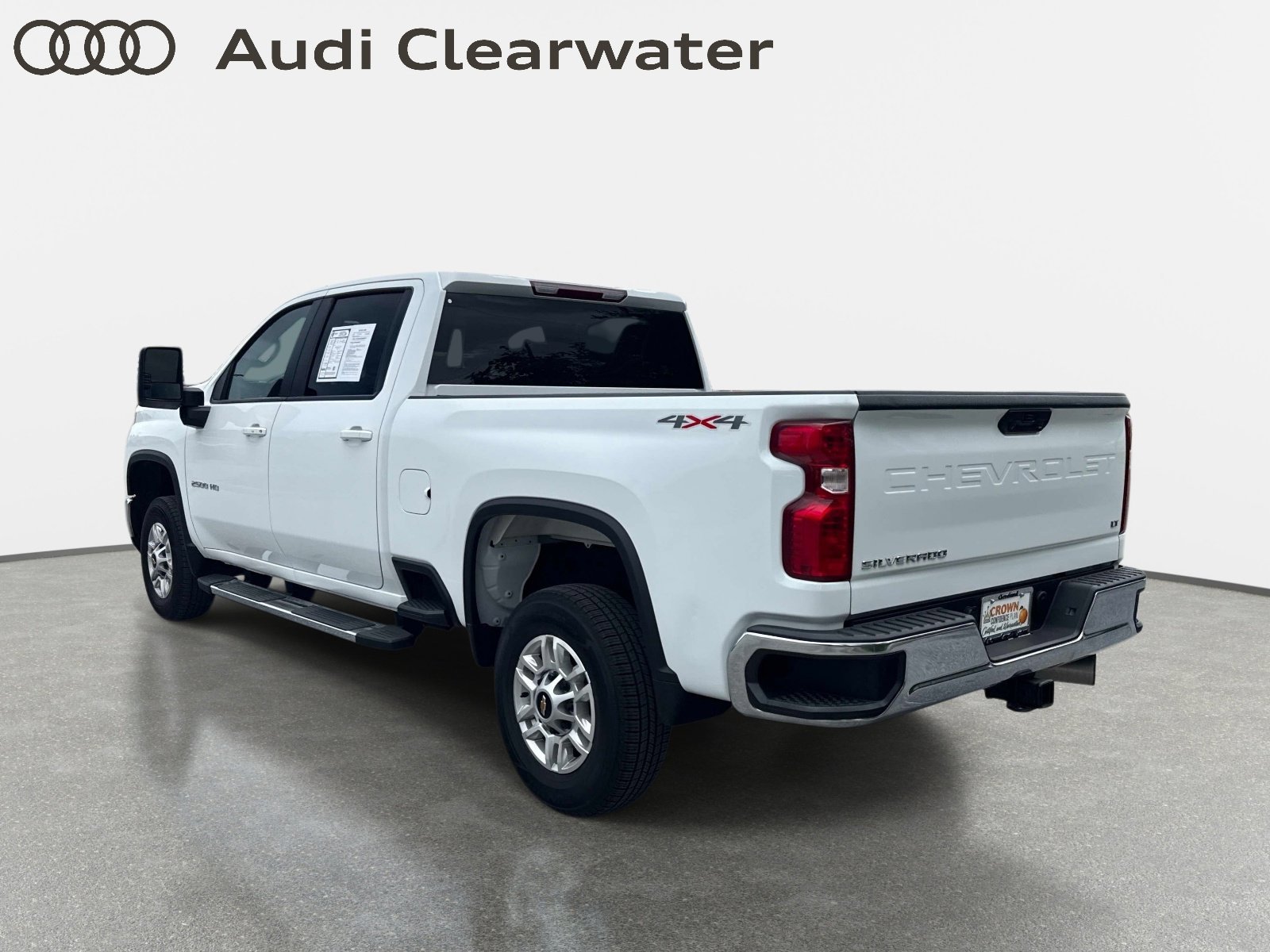 Used 2025 Summit White Chevrolet LT image 3