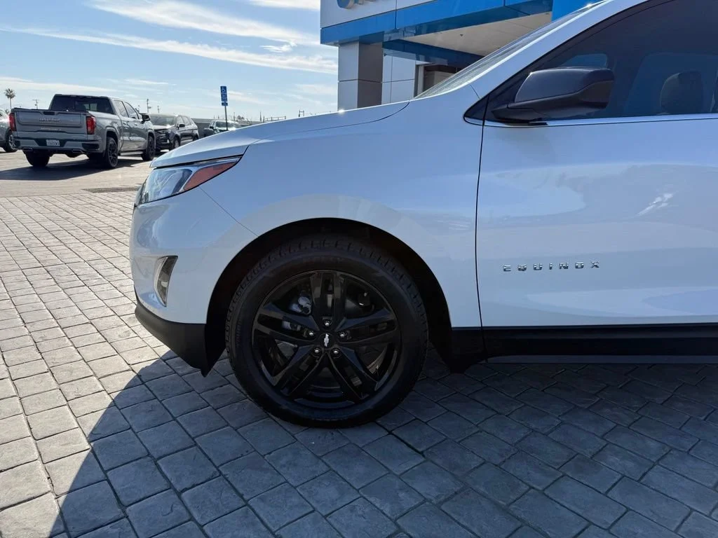 Used 2021 IRIDESCENT PEARL TRICOAT Chevrolet LT image 5
