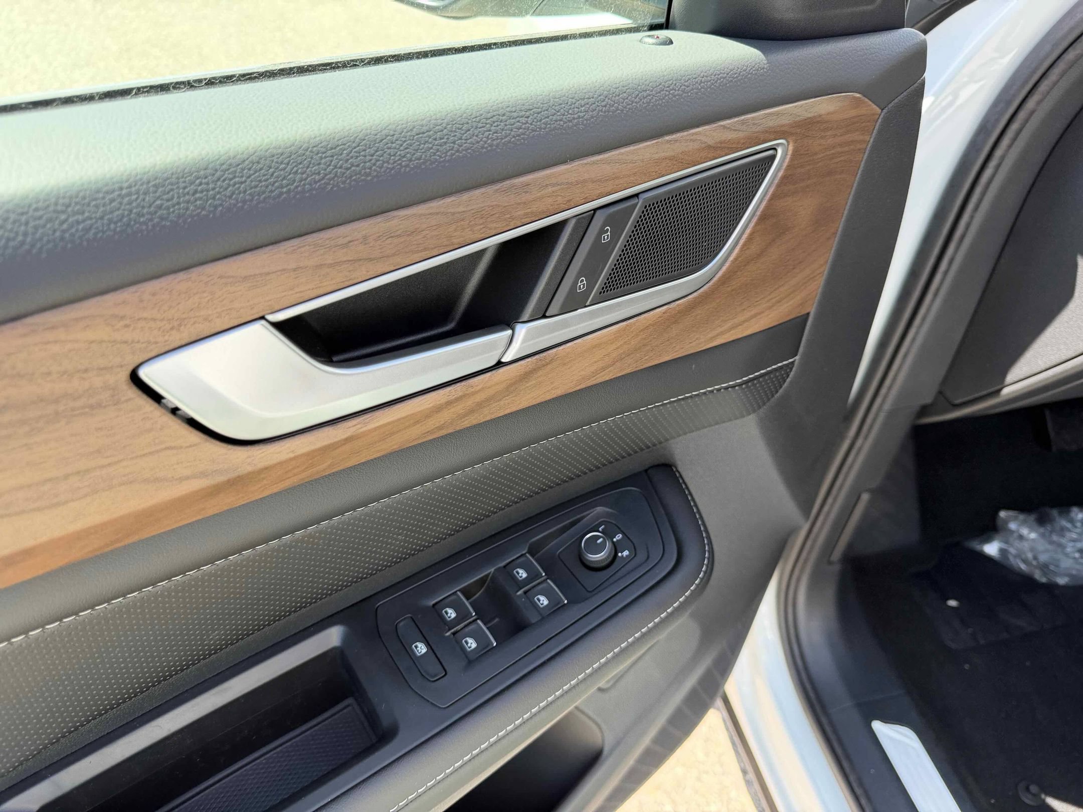 New 2026 Opal Volkswagen 2.0T SE w/Technology image 16