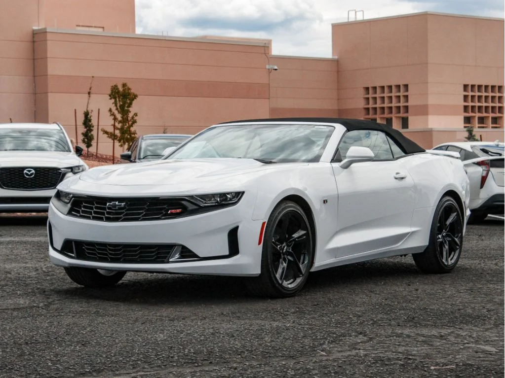 Used 2024 Summit White Chevrolet 2LT image 1