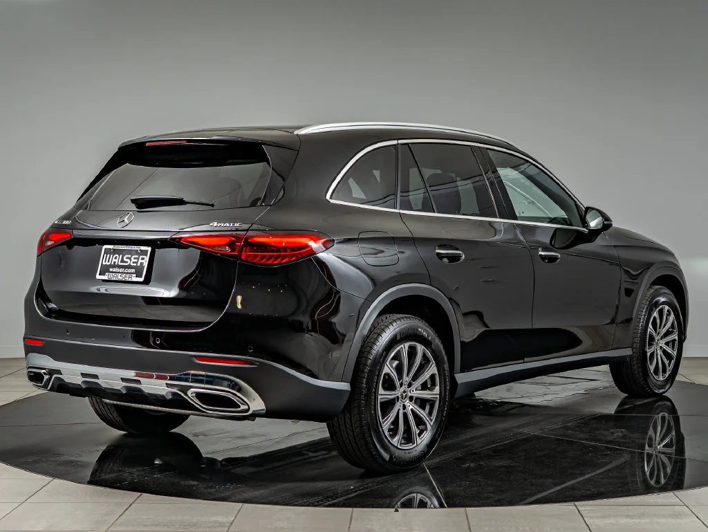 Used 2026 Black Mercedes-Benz GLC 300 image 5