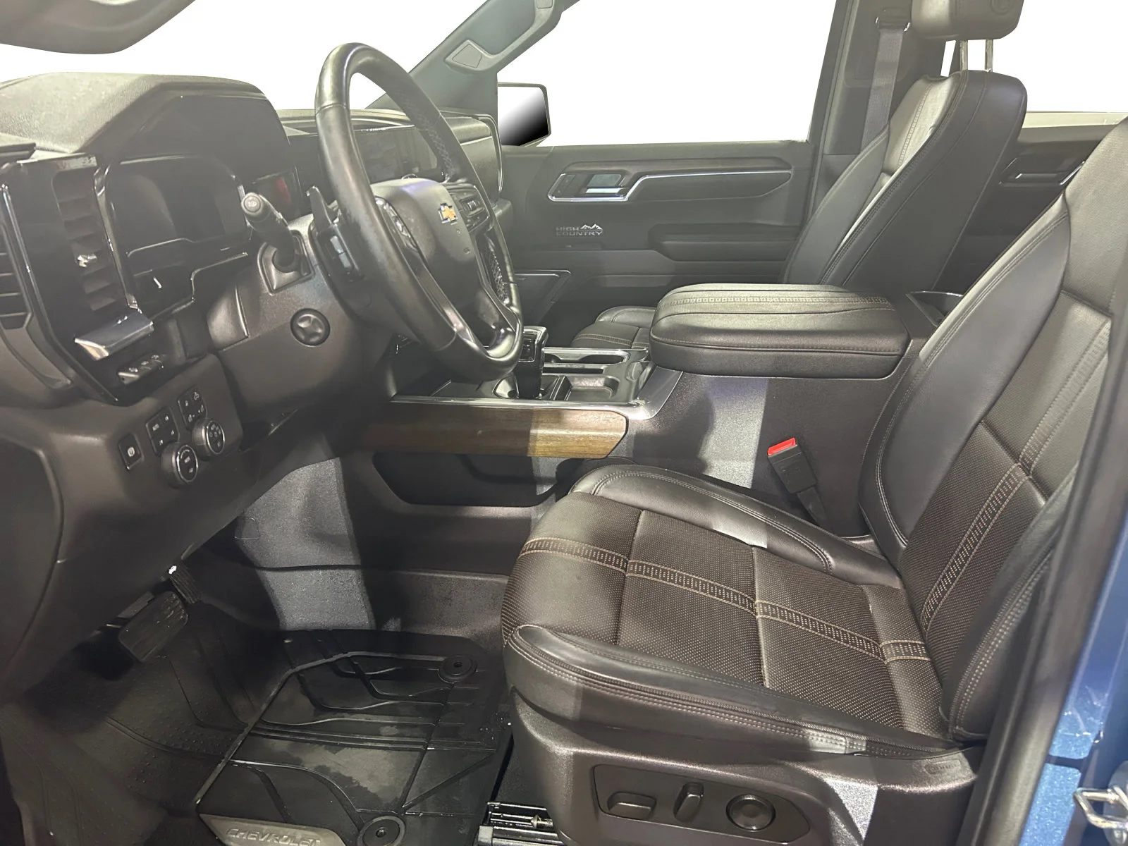 Used 2024 Blue Chevrolet Crew Cab  HIGH COUNTRY image 14