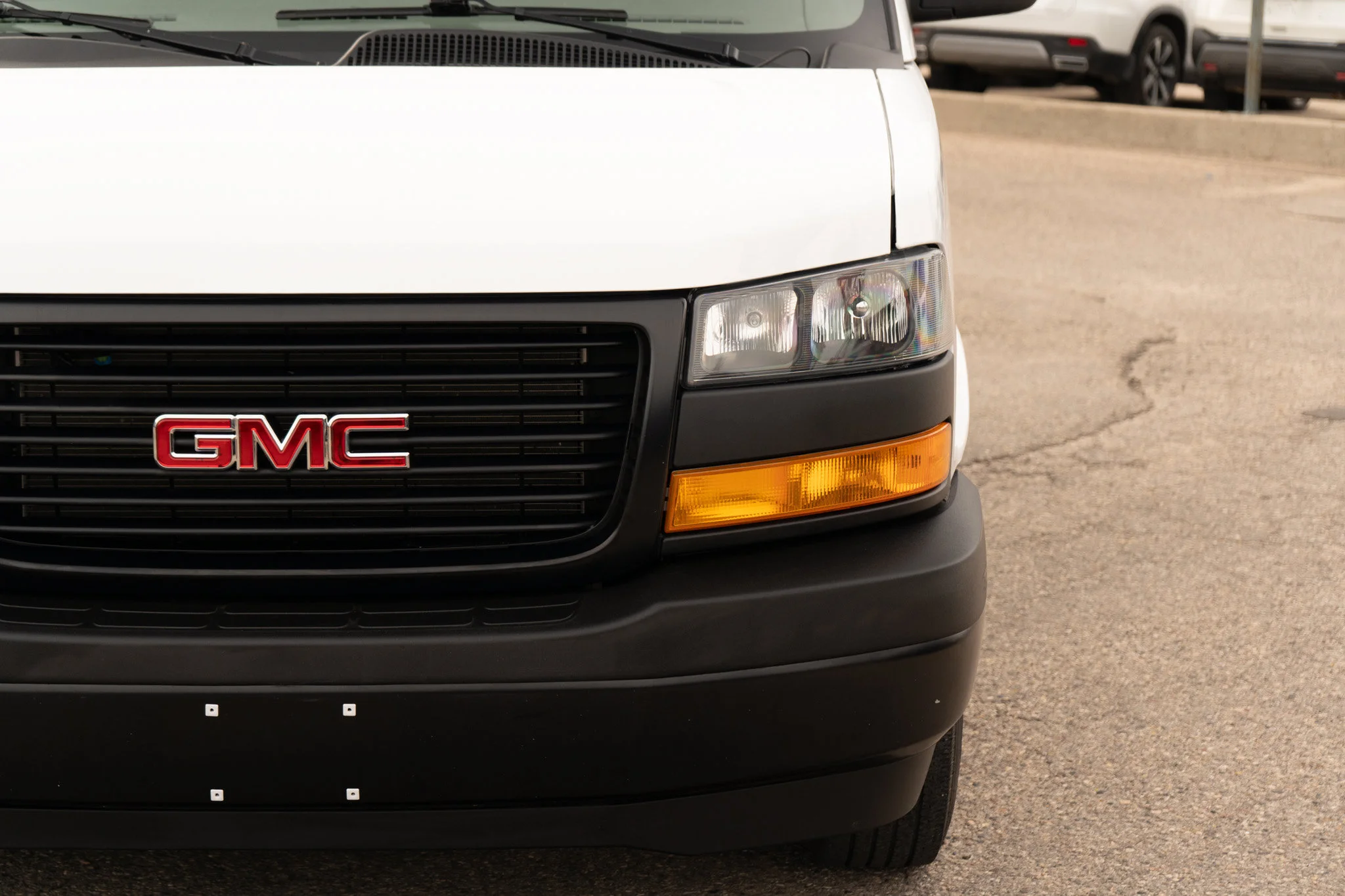 Certified Used 2023 Summit White GMC Cargo*135in WB | Summit White | Rubber Lined Flooring | Htd Mirrors | 239.4 cuft Capacity image 5