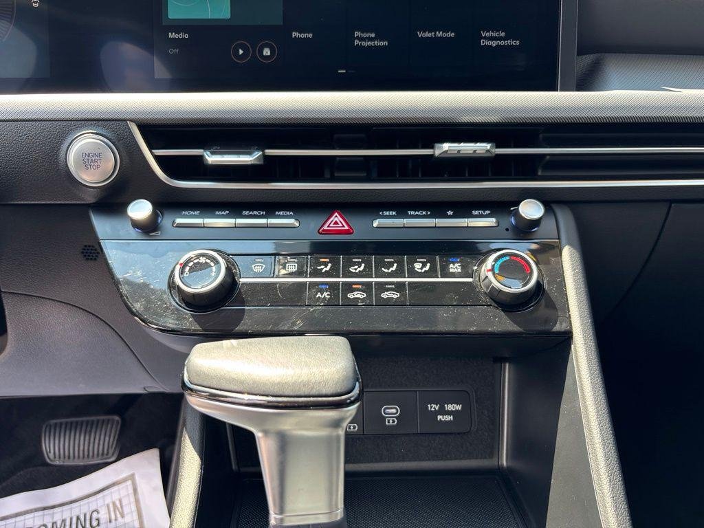 New 2026 Silver Hyundai SE image 23