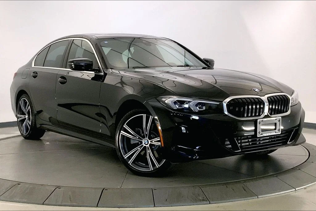 2024 BMW 3 Series 330i xDrive Sedan's photo