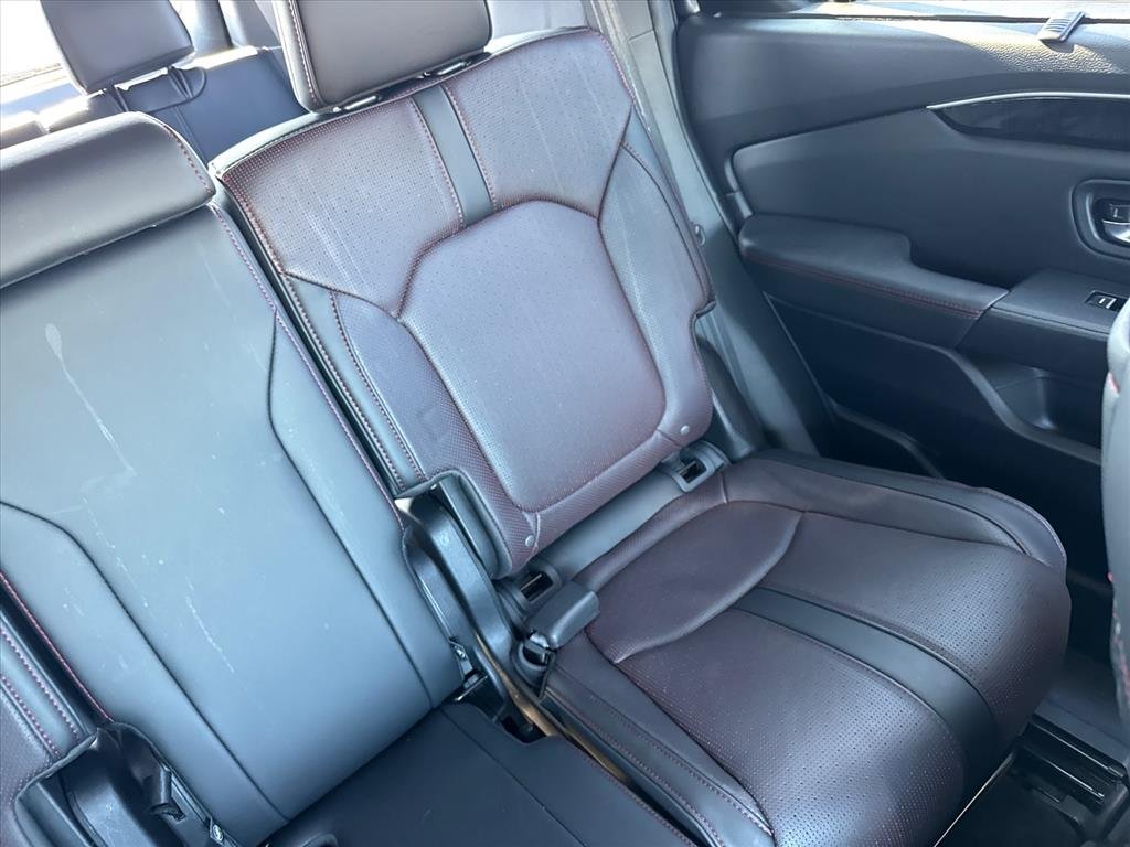 Certified Used 2025 Modern Steel Metallic Honda AWD Black Edition image 18