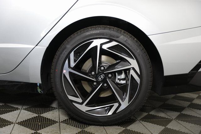 New 2026 Silver Hyundai SEL Sport image 28