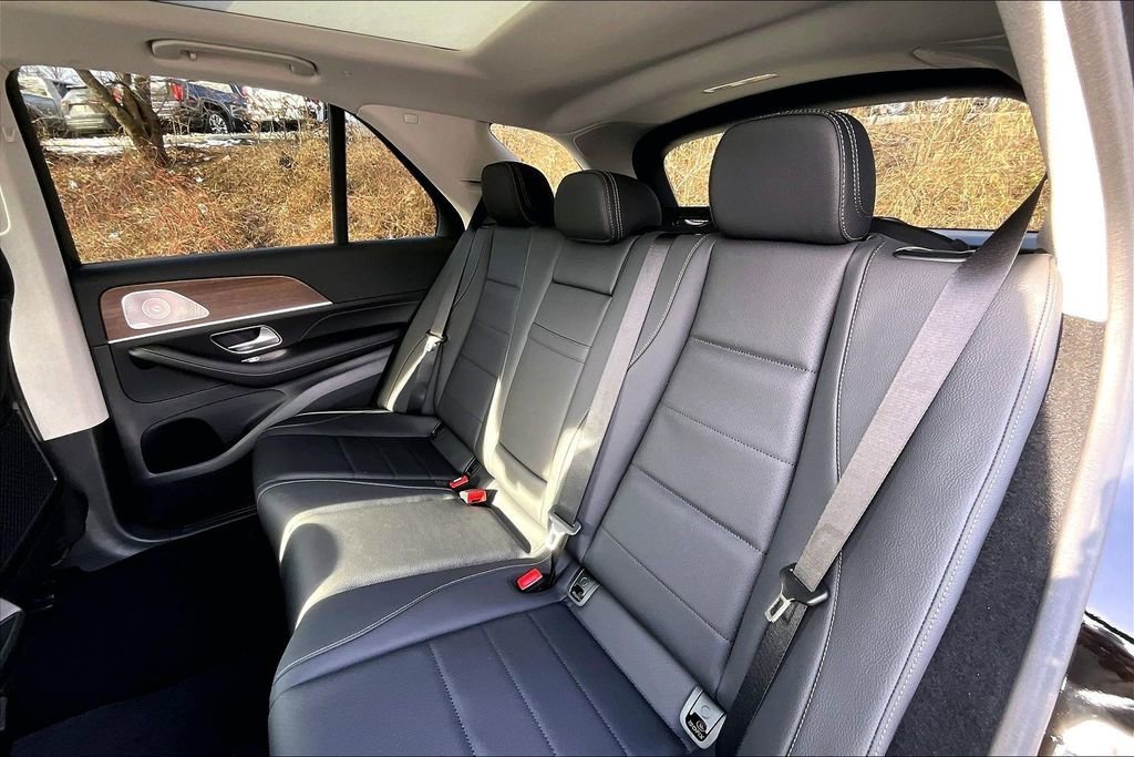 New 2026 Black Mercedes-Benz GLE 450 image 24