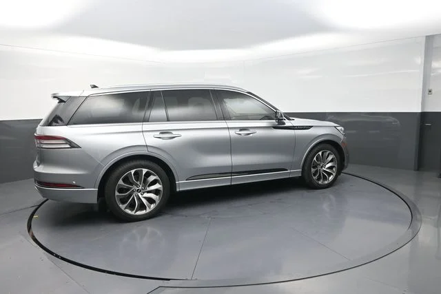Used 2022 Silver Lincoln Grand Touring image 24