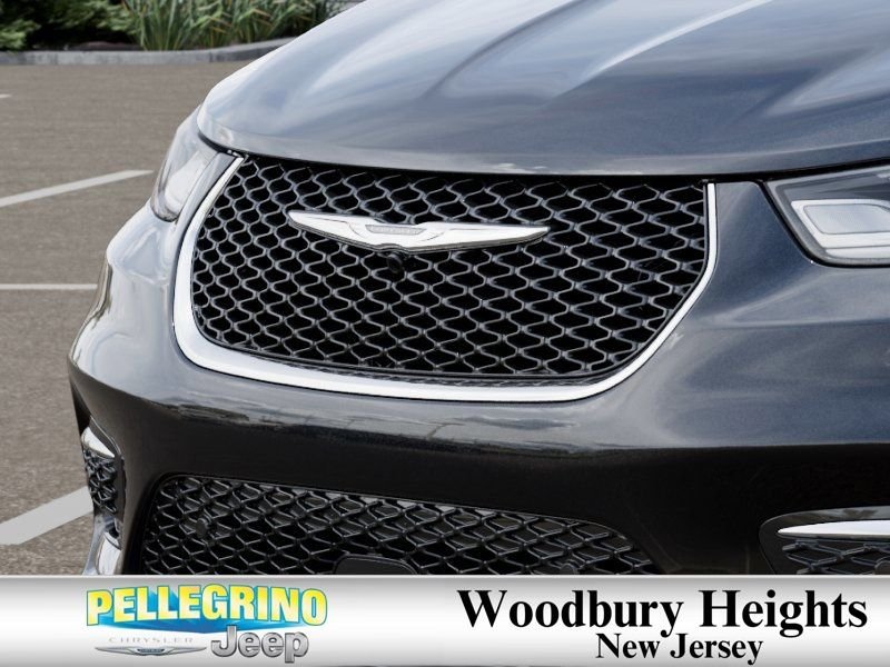 New 2026 Diamond Black Crystal Pearl-Coat Exterior Paint Chrysler Limited image 11