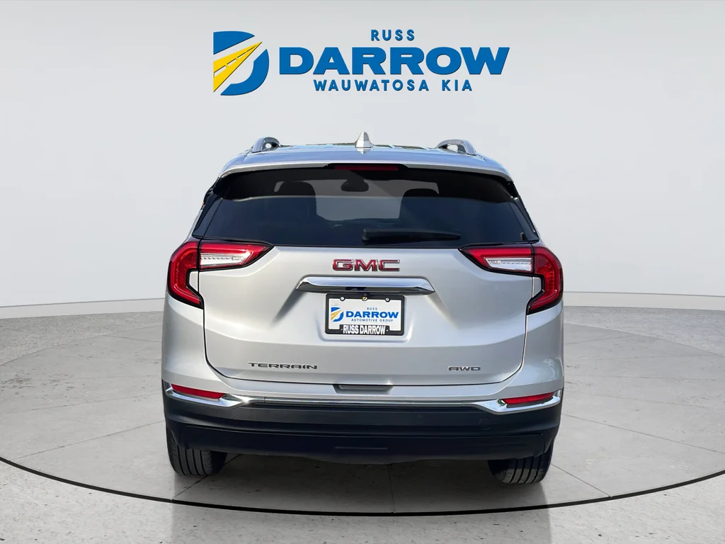 Used 2022 Silver GMC SLT image 4