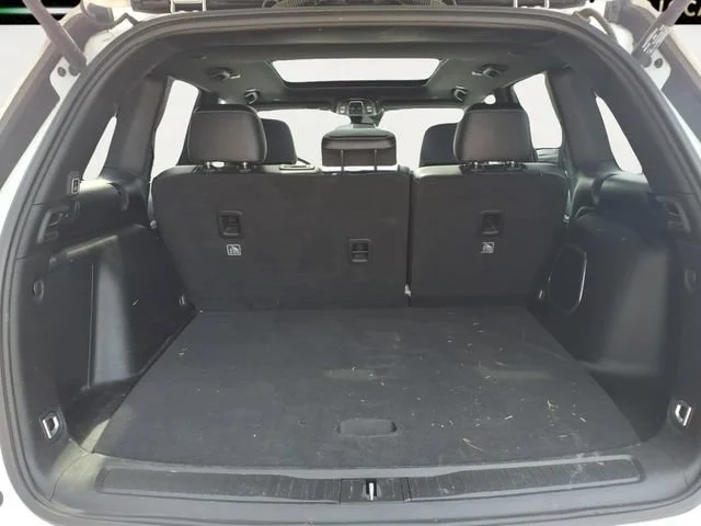 Used 2024  Jeep Y image 29