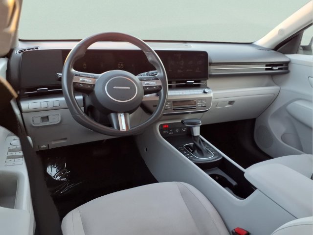 Used 2024  Hyundai SEL image 5