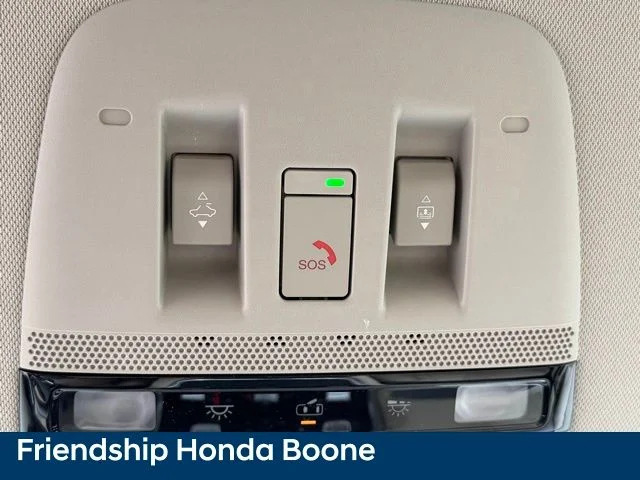 Used 2025 White Nissan Platinum Reserve image 33