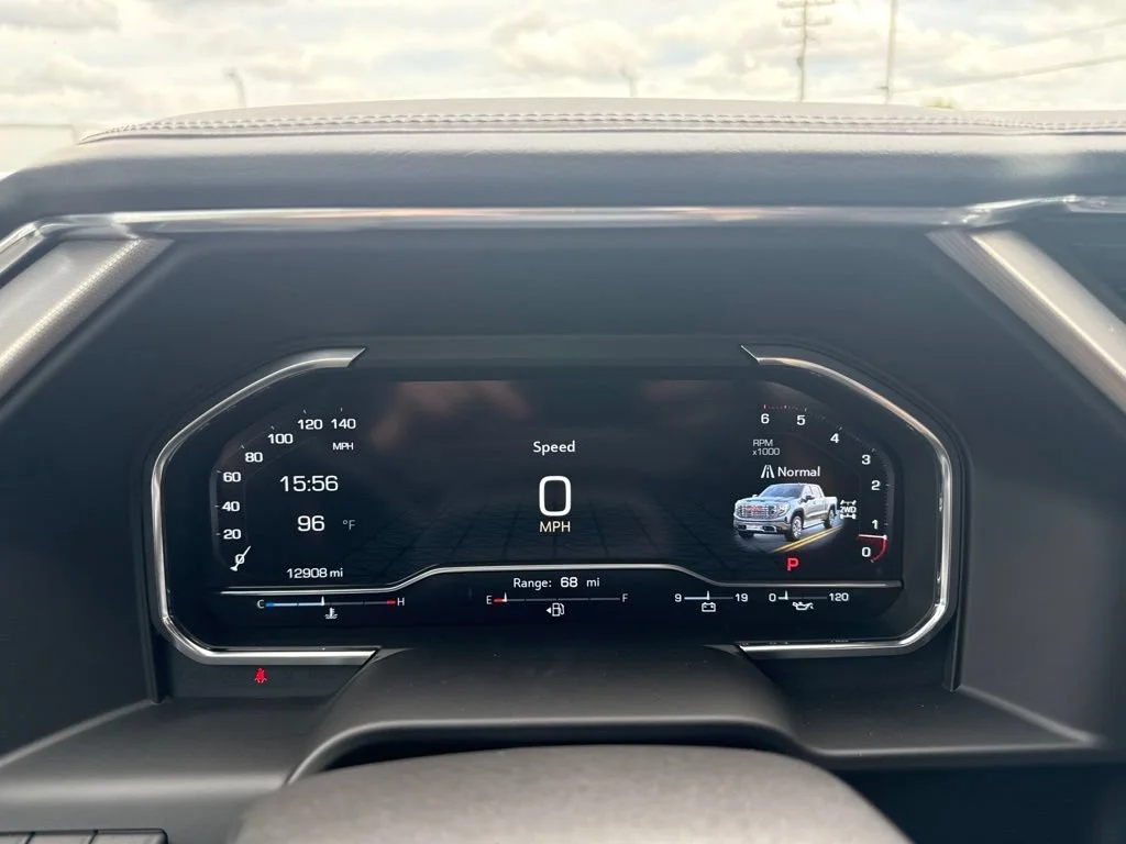 Used 2025 Sterling Metallic GMC Denali image 25