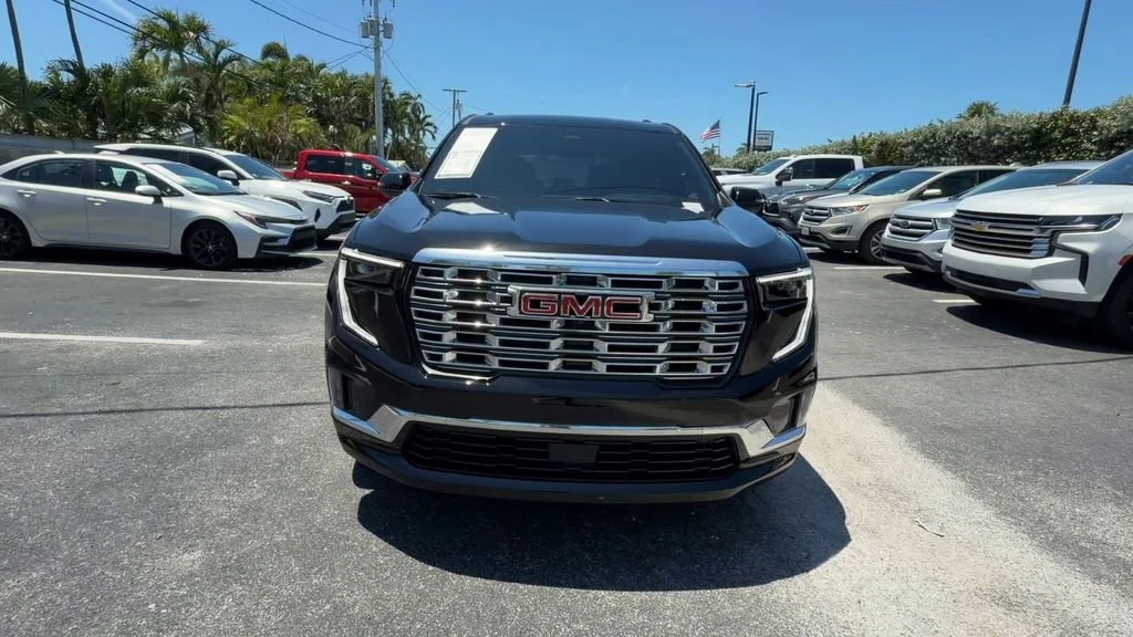Used 2025 Ebony Twilight Metallic GMC Denali image 3