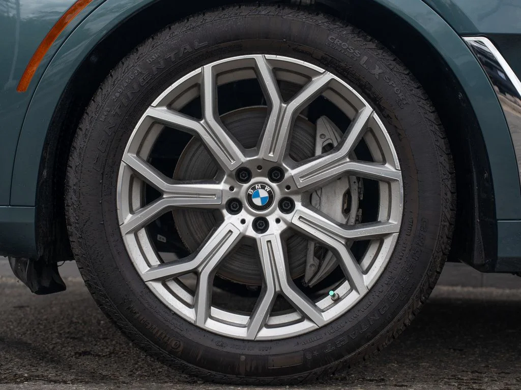 Used 2023 Blue BMW xDrive40i image 12