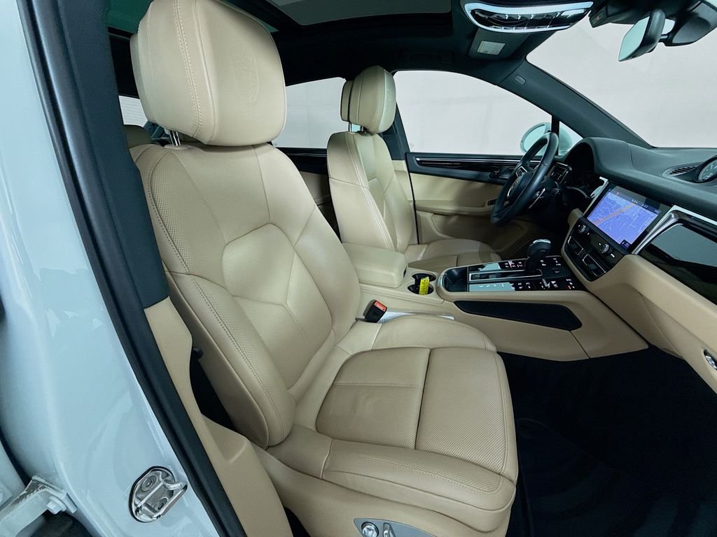 Used 2023 White Porsche  image 29