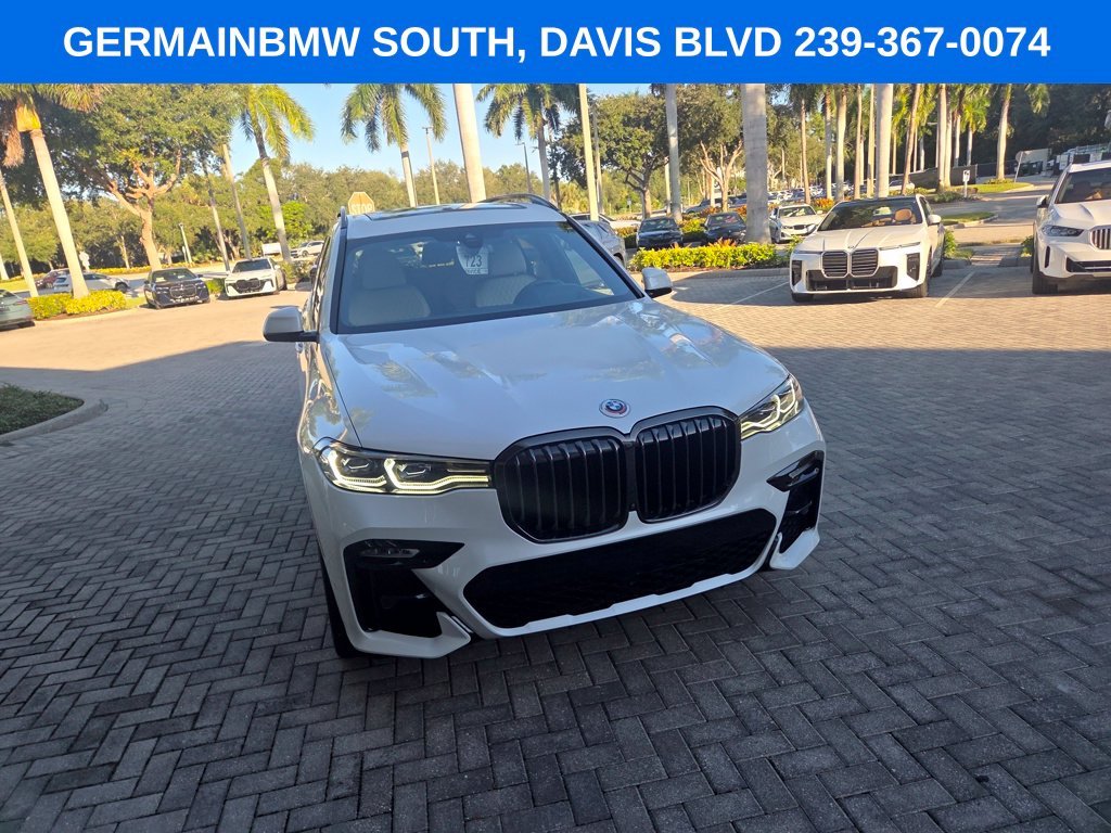 Used 2022 White Metallic BMW M50i image 39