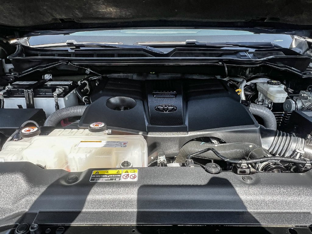 Used 2023 Midnight Black Metallic Toyota SR5 image 27