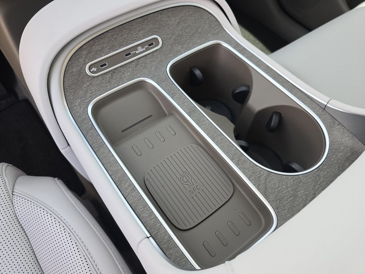 New 2027 Abyss Black Pearl Hyundai SEL Premium 7P image 22