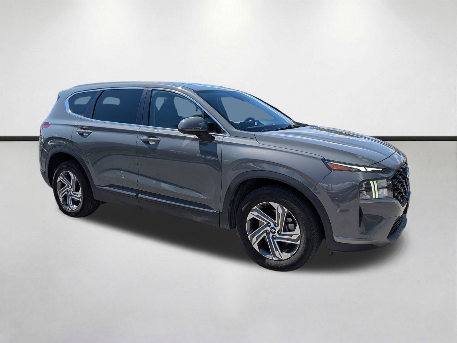 Certified Used 2023 Hampton Gray Hyundai SE image 2