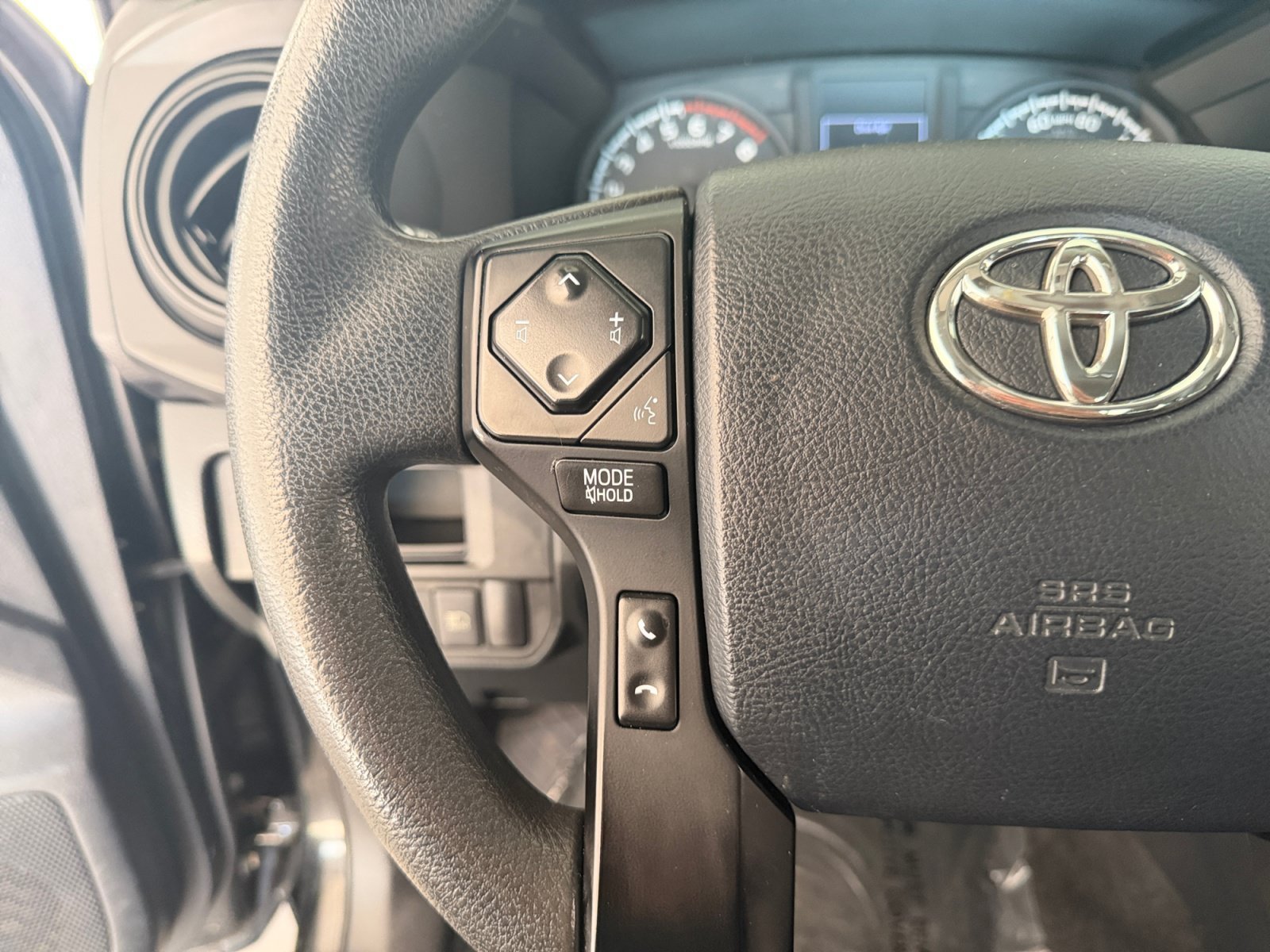 Used 2018 Midnight Black Metallic Toyota SR image 11