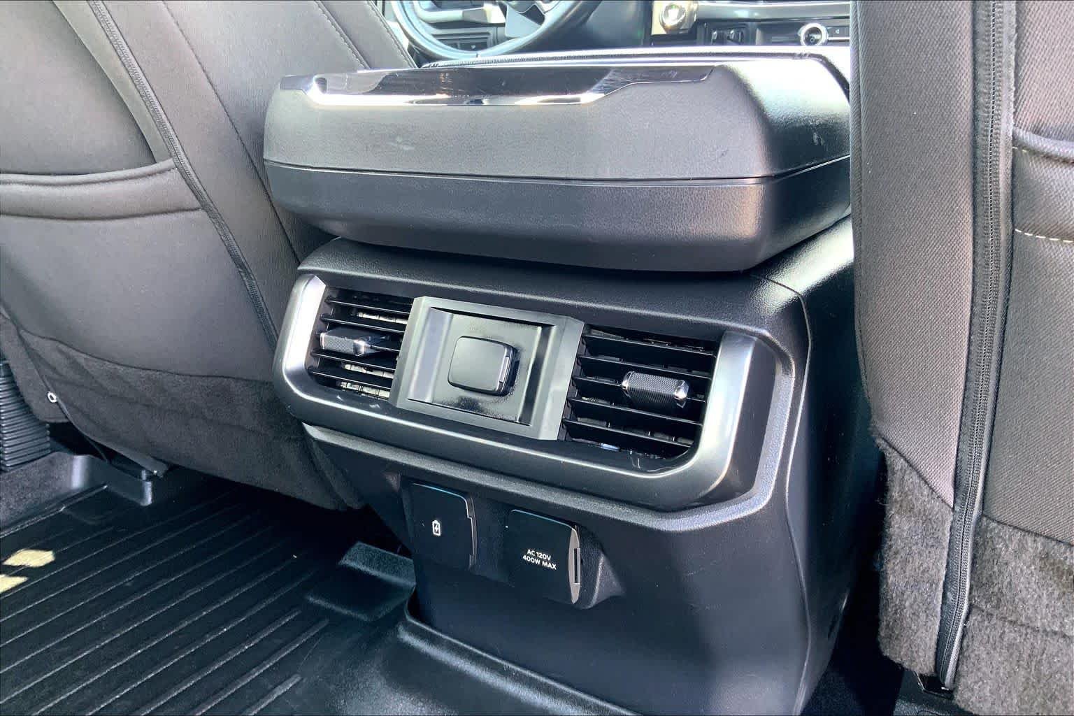 Used 2023 Iconic Silver Ford XLT image 36