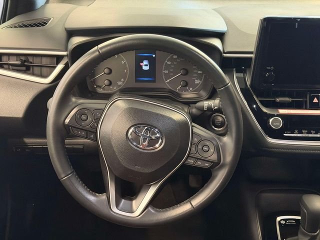 Used 2025  Toyota SE image 14