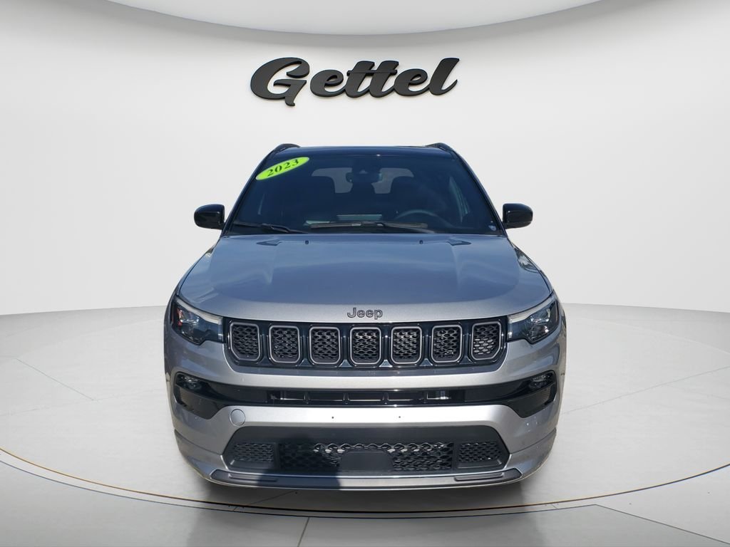 Used 2023 Silver Jeep Limited image 2