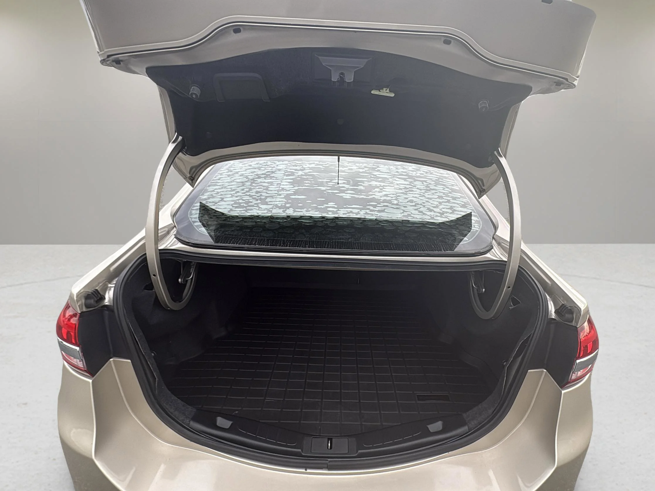Used 2017 Tan Ford SE image 16
