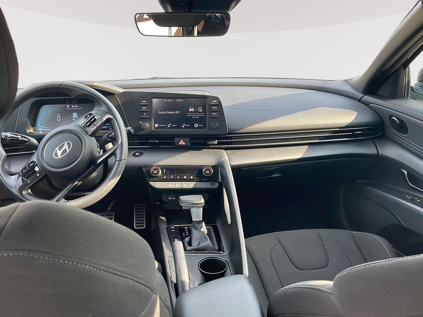 Used 2025 Abyss Black Hyundai SEL Sport image 23