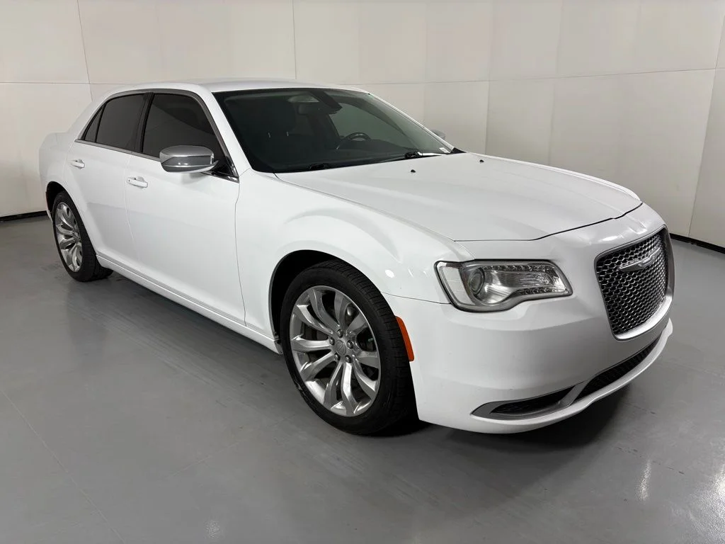 Used 2019 Chrysler 300 Touring with VIN 2C3CCAAG1KH733151 for sale in Mesa, AZ
