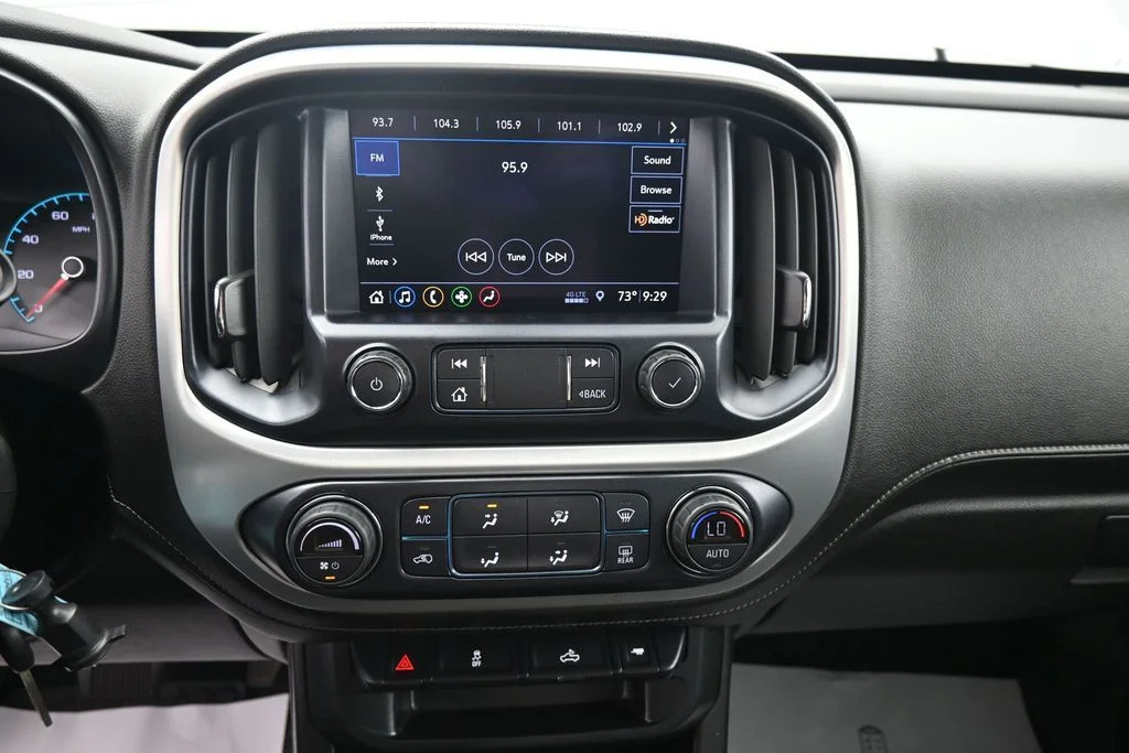 Used 2020 White GMC SLE1 image 19