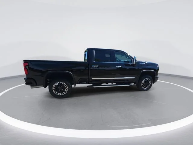 Used 2024 Black Chevrolet High Country image 9